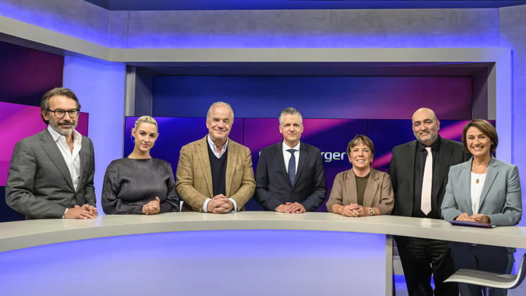 Pictured, from left: Rene Pfister, *Der Spiegel*; Victoria Reichelt, journalist; Hubertus Meyer Burckhardt, host and TV producer; Thorsten Frei, CDU parliamentary group leader; Margot Käßmann, theologian; Omid Nouripour, Alliance ’90 The Greens, Vice President Copyright: HMBxMedia UwexKoch
