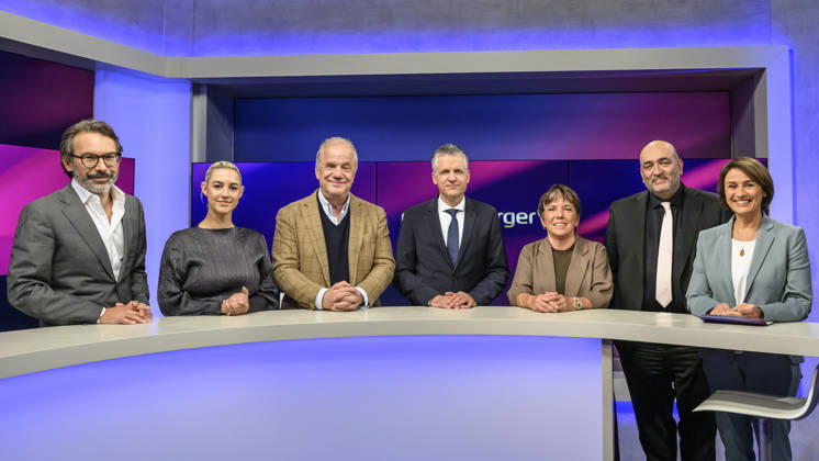 Pictured, from left: Rene Pfister, *Der Spiegel*; Victoria Reichelt, journalist; Hubertus Meyer Burckhardt, host and TV producer; Thorsten Frei, CDU parliamentary group leader; Margot Käßmann, theologian; Omid Nouripour, Alliance ’90 The Greens, Vice President Copyright: HMBxMedia UwexKoch