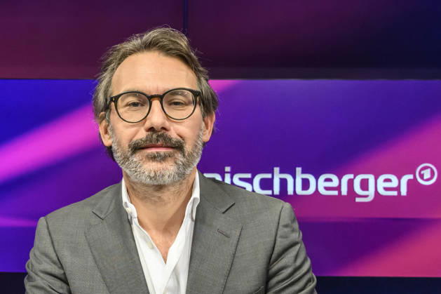 Pictured, from left: Rene Pfister, *Der Spiegel*, GER, Berlin, studio, guest on *Maischberger*, political talk show, TV, program, with host Sandra Maischberger, *Das Erste*, filmed at Studio 20 in Adlershof, September 16, 2026, Copyright: HMBxMedia UwexKoch