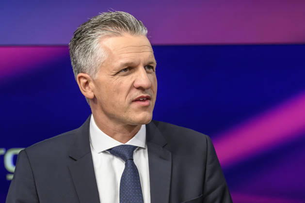 Pictured, from left: Thorsten Frei, CDU Union parliamentary group leader, GER, Berlin, studio, guest on *Maischberger*, political talk show, TV, program, with host Sandra Maischberger, Das Erste, from Adlershof, Studio 20, September 16, 2026, Copyright: HMBxMedia UwexKoch