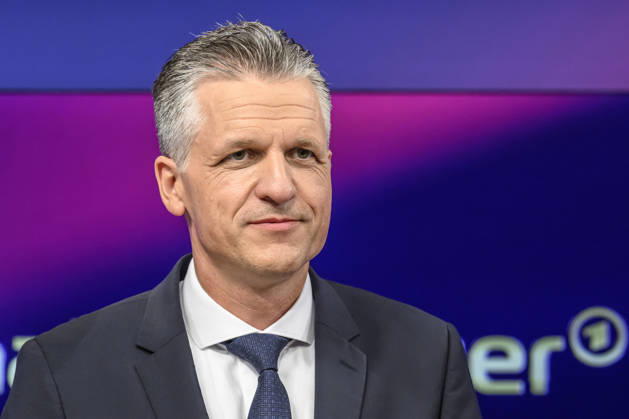 Pictured, from left: Thorsten Frei, CDU Union parliamentary group leader, GER, Berlin, studio, guest on Maischberger, political talk show, TV, program, with host Sandra Maischberger, Das Erste, from Adlershof, Studio 20, September 16, 2026, Copyright: HMBxMedia UwexKoch