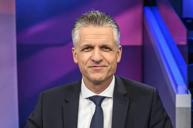 Pictured, from left: Thorsten Frei, CDU Union parliamentary group leader, GER, Berlin, studio, guest on *Maischberger*, political talk show, TV, program, with host Sandra Maischberger, Das Erste, from Adlershof, Studio 20, September 16, 2026, Copyright: HMBxMedia UwexKoch