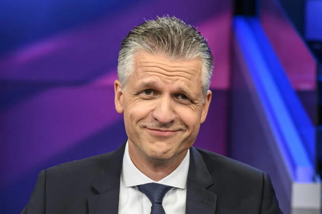 Pictured, from left: Thorsten Frei, CDU Union parliamentary group leader, GER, Berlin, studio, guest on *Maischberger*, political talk show, TV, program, with host Sandra Maischberger, Das Erste, from Adlershof, Studio 20, September 16, 2026, Copyright: HMBxMedia UwexKoch