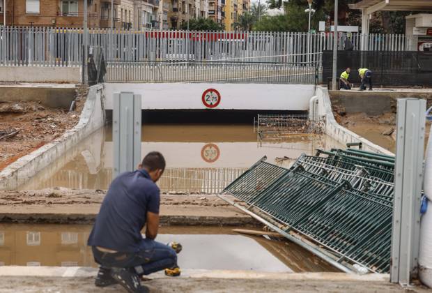 Rainfall totals exceed 100 l m² in Valencia. The Aldaia Tunnel flooded due to last night’s heavy rains, on September 17, 2026, in Valencia, Valencian Community, Spain. The rains that fell on Wednesday afternoon, September 16, hitting much of the province of Valencia with great intensity, were concentrated in the metropolitan area of the capital, Horta Nord and Sud, and other nearby regions such as Camp de Turia, where some municipalities recorded rainfall totals exceeding 100 liters per square meter, accompanied by spectacular downpours, lightning, and winds of 100 kilometers per hour. SEPTEMBER 17, 2026 LONG WEEKEND STORM Valencia, Valencian Community Valencia, Valencian Community, Spain Copyright: xRoberxSolsonax 7780977