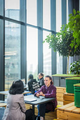 Fotostory Pressetermin bei Zalando: ZALANDO Outlet Store, Headquarters, and Workspaces in Berlin, photographed on September 16, 2026, Berlin, September 16, 2026, Berlin, Germany FOR EDITORIAL USE ONLY – IMAGE USE ONLY IN A ZALANDO CONTEXT Copyright: xDominikxButzmannx