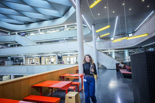 Fotostory Pressetermin bei Zalando: ZALANDO Outlet Store, Headquarters, and Workspaces in Berlin, photographed on September 16, 2026, Berlin, September 16, 2026, Berlin, Germany FOR EDITORIAL USE ONLY – IMAGE USE ONLY IN A ZALANDO CONTEXT Copyright: xDominikxButzmannx