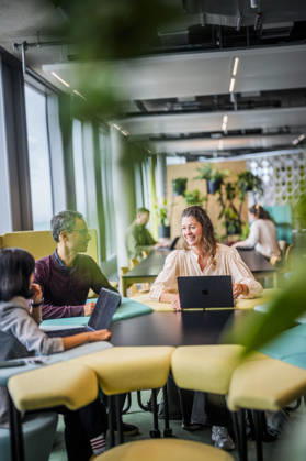 Fotostory Pressetermin bei Zalando: ZALANDO Outlet Store, Headquarters, and Workspaces in Berlin, photographed on September 16, 2026, Berlin, September 16, 2026, Berlin, Germany FOR EDITORIAL USE ONLY – IMAGE USE ONLY IN A ZALANDO CONTEXT Copyright: xDominikxButzmannx