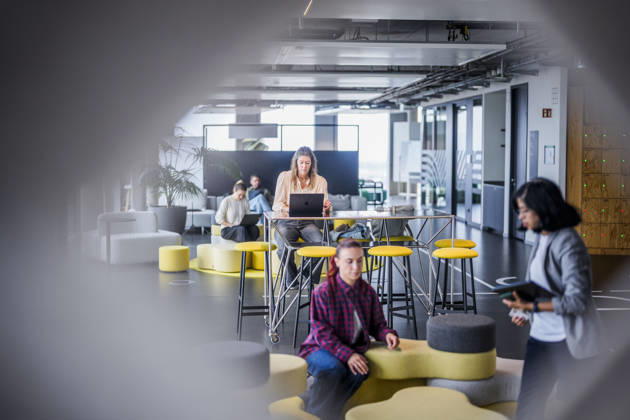 Fotostory Pressetermin bei Zalando: ZALANDO Outlet Store, Headquarters, and Workspaces in Berlin, photographed on September 16, 2026, Berlin, September 16, 2026, Berlin, Germany FOR EDITORIAL USE ONLY – IMAGE USE ONLY IN A ZALANDO CONTEXT Copyright: xDominikxButzmannx