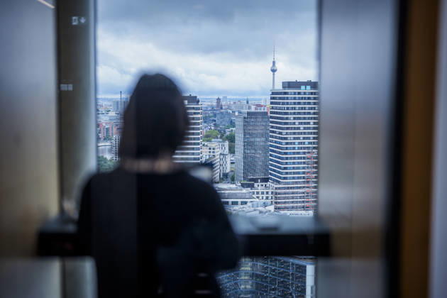 Fotostory Pressetermin bei Zalando: ZALANDO Outlet Store, Headquarters, and Workspaces in Berlin, photographed on September 16, 2026, Berlin, September 16, 2026, Berlin, Germany FOR EDITORIAL USE ONLY – IMAGE USE ONLY IN A ZALANDO CONTEXT Copyright: xDominikxButzmannx
