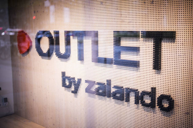Fotostory Pressetermin bei Zalando: ZALANDO Outlet Store, Headquarters, and Workspaces in Berlin, photographed on September 16, 2026, Berlin, September 16, 2026, Berlin, Germany FOR EDITORIAL USE ONLY – IMAGE USE ONLY IN A ZALANDO CONTEXT Copyright: xDominikxButzmannx