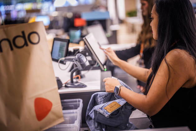 Fotostory Pressetermin bei Zalando: ZALANDO Outlet Store, Headquarters, and Workspaces in Berlin, photographed on September 16, 2026, Berlin, September 16, 2026, Berlin, Germany FOR EDITORIAL USE ONLY – IMAGE USE ONLY IN A ZALANDO CONTEXT Copyright: xDominikxButzmannx