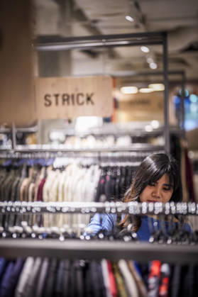 Fotostory Pressetermin bei Zalando: ZALANDO Outlet Store, Headquarters, and Workspaces in Berlin, photographed on September 16, 2026, Berlin, September 16, 2026, Berlin, Germany FOR EDITORIAL USE ONLY – IMAGE USE ONLY IN A ZALANDO CONTEXT Copyright: xDominikxButzmannx
