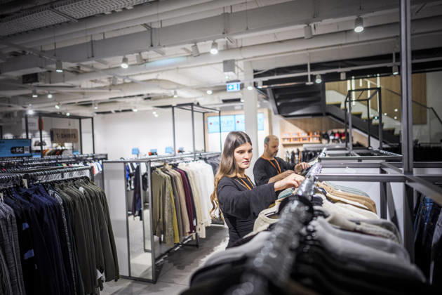 Fotostory Pressetermin bei Zalando: ZALANDO Outlet Store, Headquarters, and Workspaces in Berlin, photographed on September 16, 2026, Berlin, September 16, 2026, Berlin, Germany FOR EDITORIAL USE ONLY – IMAGE USE ONLY IN A ZALANDO CONTEXT Copyright: xDominikxButzmannx