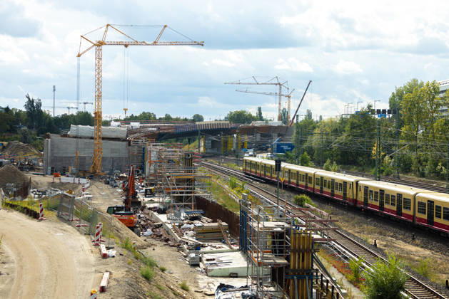 A100 Road Resurfacing of the Westend Bridge, Germany, Berlin-Westend, September 17, 2026: Construction site for the new A100 bridge over the Ringbahn tracks, built to replace the prestressed concrete structure that was demolished in the spring of 2025