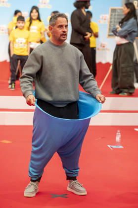 ABB Children s Day: Moritz Bleibtreu catches a ball while wearing baggy pants at the Children s Day event at the Atelier Gardens in Berlin on September 17, 2026