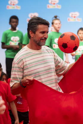 ABB CHILDREN S DAY: Tom Beck Catches a Ball at the Children s Day Event at the Atelier Gardens in Berlin on September 17, 2026