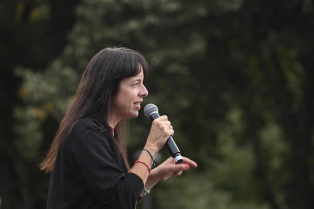 Elif Eralp meets voters ahead of Berlin state elections BERLIN, GERMANY - SEPTEMBER 18: Die Linke s lead candidate for the Berlin state elections, Elif Eralp, meets with voters during an election campaign event held in front of Berlin City Hall (Rotes Rathaus) in Berlin, Germany on September 18, 2026, ahead of the elections scheduled for September 20. Eralp delivers a speech during the event. Halil Sagirkaya Anadolu Berlin Germany. Editorial use only. Please get in touch for any other usage.  Copyright: x2026xAnadoluxHalilxSagirkayax