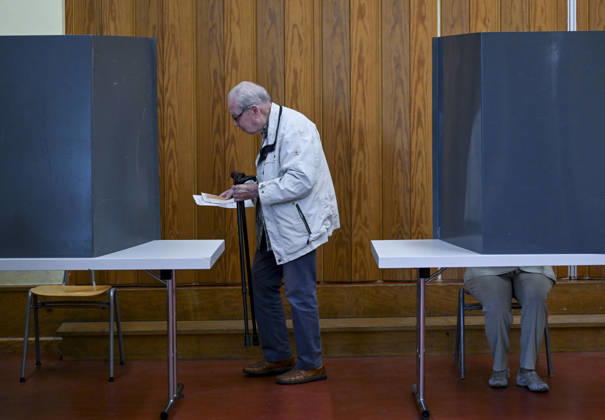 Voters head to polls for Berlin and Mecklenburg-Vorpommern state elections in Germany BERLIN, GERMANY - SEPTEMBER 20: Voters cast their ballots at a polling station in the Charlottenburg district during state elections in Berlin, Germany on September 20, 2026. Voters went to the polls for state elections in both Berlin and Mecklenburg-Vorpommern to elect their respective regional legislatures. Halil Sagirkaya Anadolu Berlin Germany. Editorial use only. Please get in touch for any other usage.  Copyright: x2026xAnadoluxHalilxSagirkayax