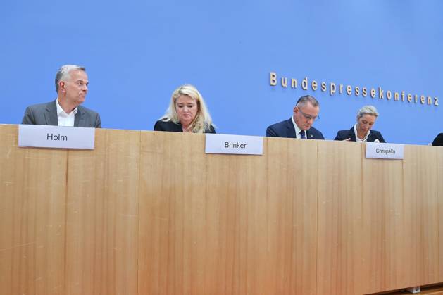 Berlin, Germany, September 21, 2026 Federal Press Conference: AfD—Impact of the State Elections in Berlin and Mecklenburg-Western Pomerania on Federal Politics Leif Erik Holm, AfD candidate for the office of Minister-President in Mecklenburg-Western Pomerania, Kristin Brinker, AfD lead candidate for Berlin, and AfD chairpersons Tino Chrupalla and Alice Weidel Copyright: xdtsxNachrichtenagenturx dts_135642