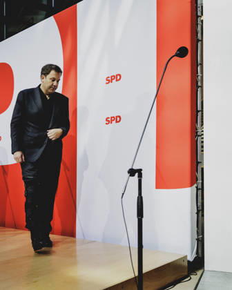 Lars Klingbeil, Federal Minister of Finance, photographed during a press conference in response to the state election in Mecklenburg-Western Pomerania and the Berlin House of Representatives election, September 21, 2026 While Die Linke won the election in Berlin with 25.7 percent, ahead o Copyright: xFlorianxGaertnerx