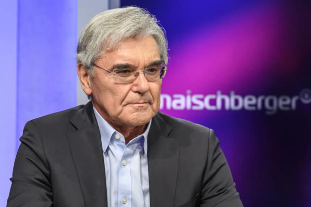 Pictured, from left: Joe Kaeser of Siemens Energy, Germany, Berlin, studio, appearing on Maischberger, a political talk show, TV program, with host Sandra Maischberger, Das Erste, filmed at Studio 20 in Adlershof on September 21, 2026, Copyright: HMBxMedia UwexKoch