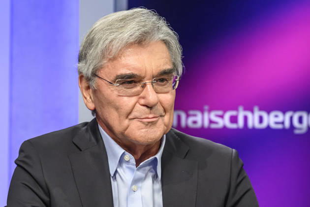 Pictured, from left: Joe Kaeser of Siemens Energy, Germany, Berlin, studio, appearing on Maischberger, a political talk show, TV program, with host Sandra Maischberger, Das Erste, filmed at Studio 20 in Adlershof on September 21, 2026, Copyright: HMBxMedia UwexKoch