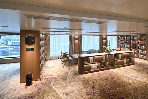 CHONGQING, CHINA - SEPTEMBER 21: A general view shows the riverside library inside the new cruise ship Century Vision on September 21, 2026 in Chongqing, China. The 15,000-ton vessel, measuring 149.99 meters in length with 236 guest rooms, has been deployed on the Chongqing-Yichang route along the Three Gorges of the Yangtze River.  Copyright: xChinaxNewsxServicex 111668667738