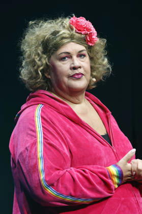 Ilka Bessin as Cindy from Marzahn at the 10th Recklinghäuser Hurz Comedy Award ceremony at the Ruhrfestspielhaus in Recklinghausen, September 21, 2026 Foto:xT.xSchröerx xFuturexImagex hurz_6970