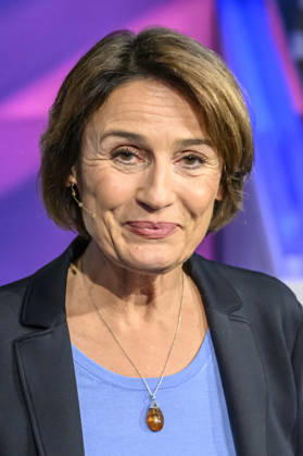 Pictured from left: Sandra Maischberger, GER, Berlin, studio, guest on *Maischberger*, political talk show, TV, program, hosted by Sandra Maischberger, Das Erste, from Adlershof – Studio 20, September 21, 2026, Copyright: HMBxMedia UwexKoch