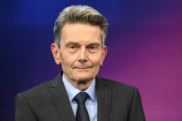 Pictured from left: Rolf Mützenich, SPD, former parliamentary group leader, GER, Berlin, studio, guest on *Maischberger*, political talk show, TV, program, with host Sandra Maischberger, Das Erste, from Adlershof, Studio 20, September 22, 2026, Copyright: HMBxMedia UwexKoch