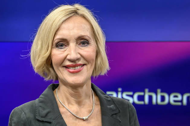 Pictured, from left: Petra Gerster, host and author, GER, Berlin, studio, guest on Maischberger, political talk show, TV, program, with host Sandra Maischberger, Das Erste, from Studio 20 in Adlershof, September 22, 2026, Copyright: HMBxMedia UwexKoch