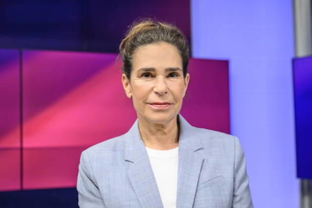 Pictured, from left: Dagmar Rosenfeld, Machtwechsel podcast, Germany, Berlin, studio; guest on Maischberger, a political talk show, TV program, hosted by Sandra Maischberger, Das Erste, from Adlershof – At Studio 20, September 22, 2026, Copyright: HMBxMedia UwexKoch