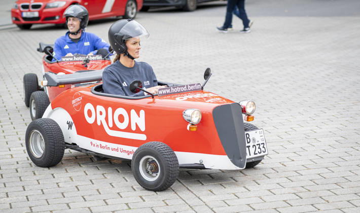 Riding a Soapbox Car Through Berlin EUR, Germany, Berlin, September 25, 2026 Hotrod Tour in Berlin: Driving a self-driven mini soapbox car through the capital, taking in sights from Kreuzberg to Mitte, cruising through the city with 14PS