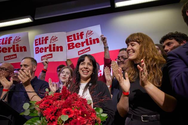 State Party Convention of the Left Party ** FOR EDITORIAL PURPOSES ONLY ** EDITORIAL USE ONLY ** p Elif Eralp, the Left Party’s top candidate for the House of Representatives election, is celebrated at her party’s state convention Germany Berlin Berlin Copyright JörgxCarstensen Copyright: JörgxCarstensen doc87ra2rjopr9v4s3f9m6 ,EDITORIAL USE ONLY Copyright: JörgxCarstensen