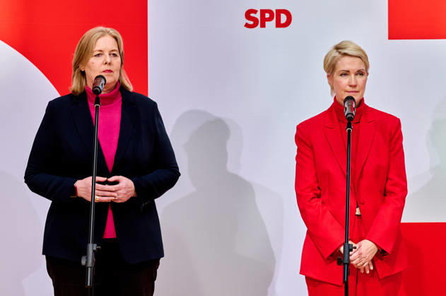 Bärbel Bas and Manuela Schwesig at the press conference on the results of the state elections in Berlin and Mecklenburg-Western Pomerania at the Willy Brandt House in Berlin Bärbel Bas and Manuela Schwesig at the press conference on the results of the state elections in Berlin and Mecklenburg-Western Pomerania at the Willy Brandt House in Berlin; snapshot photography by F.