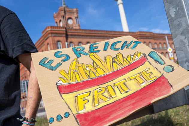 Social protests organized by the DGB EUR, Germany, Berlin, September 26, 2026 There’s Enough for Everyone, and Merz Must Go —posters, banners, and slogans against the federal government’s cuts to social benefits. Cutting Social Benefits —nationwide social protests organized by the DGB and its member unions under the slogan You’ve Earned It: Your Work, Your Health, Your Pension