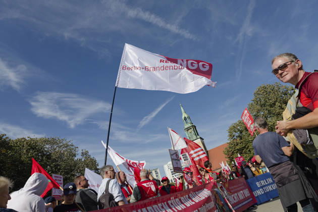 DGB Demonstration Against the Dismantling of the Welfare State September 26, 2026, Berlin, Germany: Demonstration and rally in front of the Rotes Rathaus as part of the DGB Day of Action against the dismantling of the welfare state and military buildup
