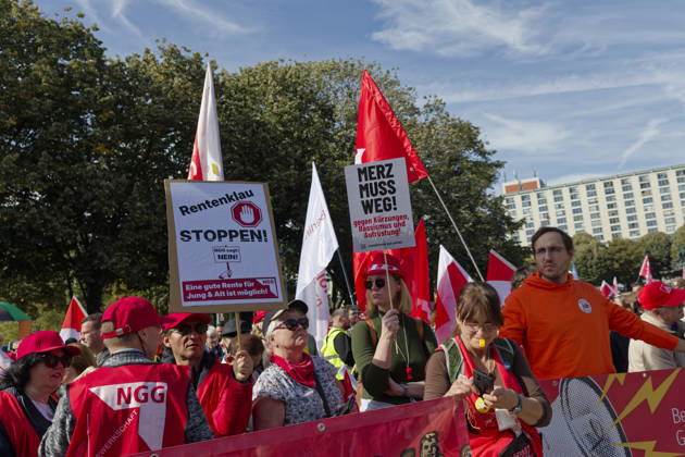 DGB Demonstration Against the Dismantling of the Welfare State September 26, 2026, Berlin, Germany: Demonstration and rally in front of the Rotes Rathaus as part of the DGB Day of Action against the dismantling of the welfare state and military buildup