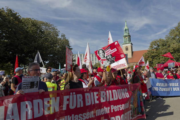 DGB Demonstration Against the Dismantling of the Welfare State September 26, 2026, Berlin, Germany: Demonstration and rally in front of the Rotes Rathaus as part of the DGB Day of Action against the dismantling of the welfare state and military buildup