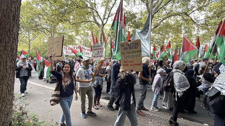 Pro-Palestinian protesters march in Berlin BERLIN, GERMANY - SEPTEMBER 26: A large number of people gather near Gneisenaustrasse metro station to protest Israel s attacks on Gaza before marching to the area in front of Neukolln Town Hall, in Berlin, Germany, on September 26, 2026. Erbil Basay Anadolu Berlin Germany. Editorial use only. Please get in touch for any other usage.  Copyright: x2026xAnadoluxErbilxBasayx