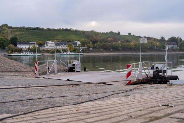 Trebur Kornsand, Germany; Rhine ferry must suspend operations due to low water levels; Trebur Kornsand ferry landing, September 28, 2026; wide shot, cutaway; ferry landing is out of service due to water levels, Germany; Rhine ferry forced to suspend operations due to low water levels, Trebur Kornsand landing stage, September 28, 2026, Copyright: xEibner-Pressefoto J-NxGroemlingx EP_JGG