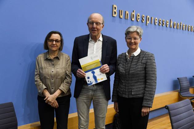 ABB BPK Carmen Scheibenbogen, German hematologist-oncologist and professor of immunology at Berlin’s Charité; Prof. Dr. Norbert Suttorp from the Interdisciplinary Group for Infectious Diseases, Pulmonology, and Critical Care Medicine; Regina Therese Riphahn, a German economist, pres
