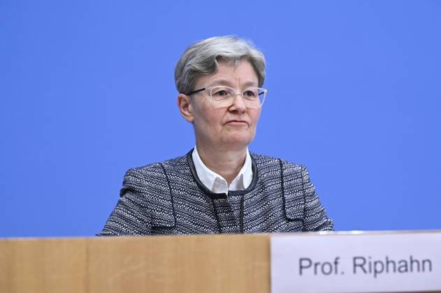 ABB BPK Regina Therese Riphahn, German economist; Topic: Presentation of a report on post-infectious diseases—care, research, and prevention—using Long COVID as an example at the BPK (Federal Press Conference) in Berlin on October 1, 2026, Berlin, Germany