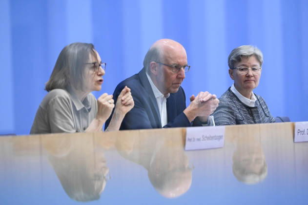 ABB BPK Carmen Scheibenbogen, German hematologist-oncologist and professor of immunology at Berlin’s Charité; Prof. Dr. Norbert Suttorp from the Interdisciplinary Group for Infectious Diseases, Pulmonology, and Critical Care Medicine; Regina Therese Riphahn, German economist; Topic: