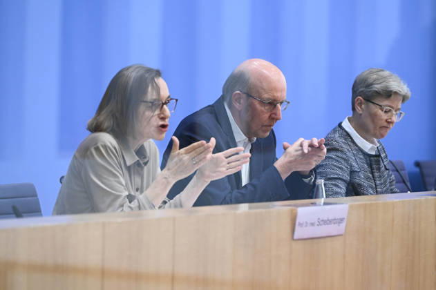 ABB BPK Carmen Scheibenbogen, German hematologist-oncologist and professor of immunology at Charité in Berlin; Prof. Dr. Norbert Suttorp from the Department of Infectious Diseases, Pulmonology, and Critical Care Medicine; Regina Therese Riphahn, a German economist; Topic: Presentati