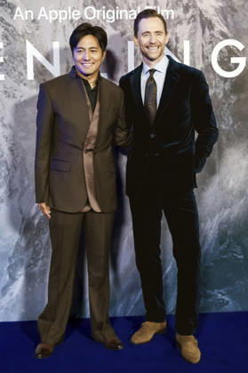 Genden Phuntsok and Tom Hiddleston at the gala screening of the Apple TV+ film *Tenzing* at the Curzon in Mayfair, London, October 1, 2026 Foto:xJ.xEdwardsx xFuturexImagex tenzing_6080