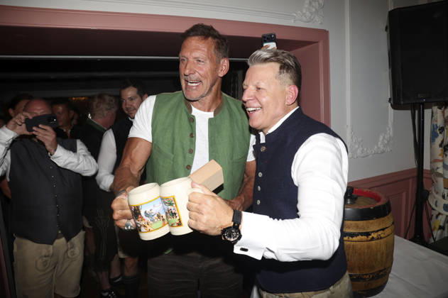 Ralf Moeller and Axel Kahn at the 2 Fine Time Business Club Oktoberfest 2026 at Käfer Stammhaus in Munich, October 2, 2026 Foto:xAgenturxWehnertx xGränzdörferx xFuturexImagex ftbc_6008