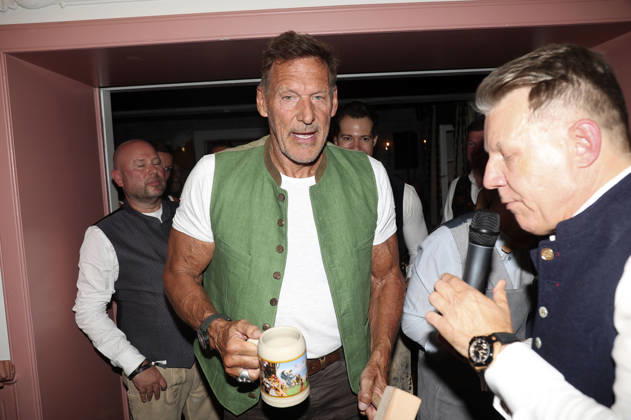 Ralf Moeller and Axel Kahn at the 2 Fine Time Business Club Oktoberfest 2026 at Käfer Stammhaus in Munich, October 2, 2026 Foto:xAgenturxWehnertx xGränzdörferx xFuturexImagex ftbc_6009