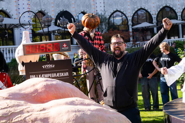 Danish Giant Pumpkin Championship Results Announced: Peter Holst Olsen from Næstved and his giant pumpkin weighing 1,198 kg won the Danish Giant Pumpkin Championship at Tivoli in Copenhagen on Saturday, October 3, 2026. Photo by Emil Nicolai Helms, Scanpix 2026, Copenhagen, Denmark Copyright: EmilxNicolaixHelmsx spdk20261003-132656-L