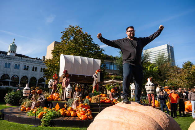 Danish Giant Pumpkin Championship Results Announced: Peter Holst Olsen from Næstved and his giant pumpkin weighing 1,198 kg won the Danish Giant Pumpkin Championship at Tivoli in Copenhagen on Saturday, October 3, 2026. Photo by Emil Nicolai Helms, Scanpix 2026, Copenhagen, Denmark Copyright: EmilxNicolaixHelmsx spdk20261003-132459-L
